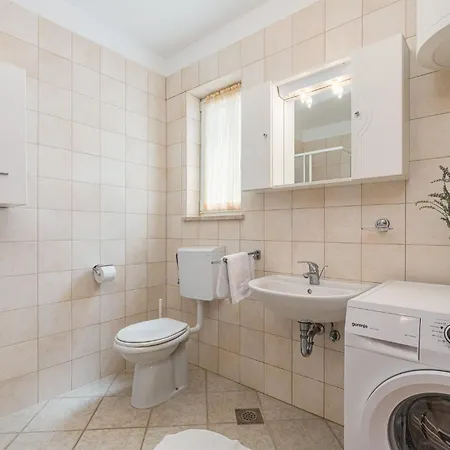 Pinta Mit Grossem Garten Apartment Dajla
