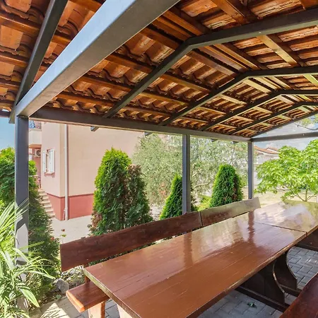 Pinta Mit Grossem Garten Appartement *